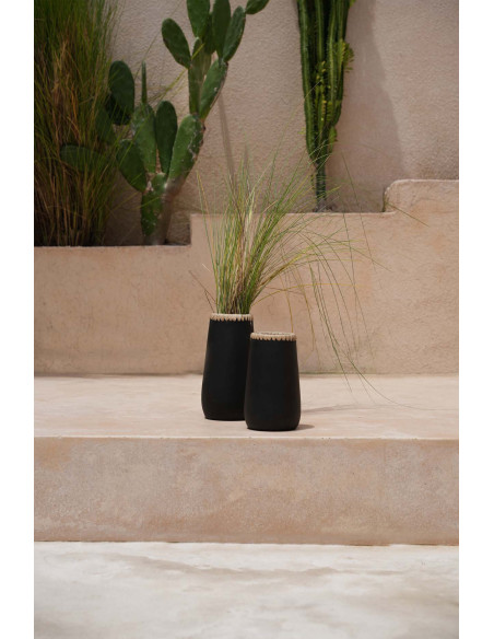 Vase Rond Hauteur 26 cm en Terre cuite Noir Raphia Naturel The Sneaky 