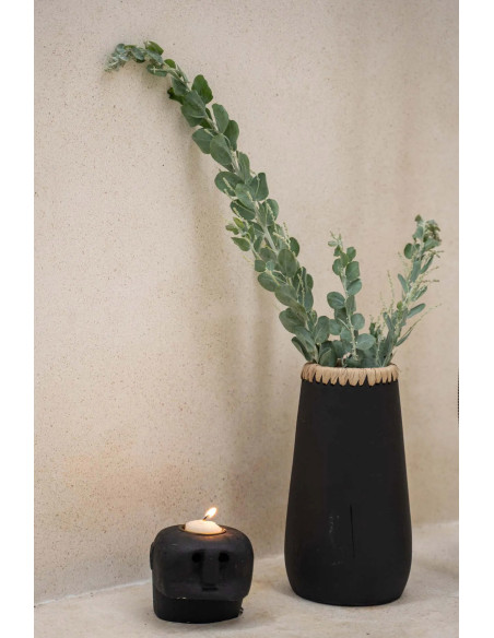 Vase Rond Hauteur 26 cm en Terre cuite Noir Raphia Naturel The Sneaky 
