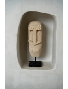 Sculpture déco ethnique sur pied Hauteur 19 cm Grès Beige sable Métal Noir The Sumba Stone 