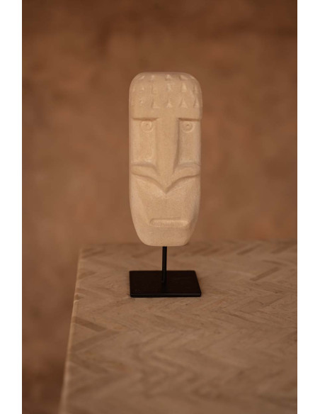 Sculpture déco primitive sur pied Hauteur 19 cm Grès Beige sable Métal Noir The Sumba Stone 