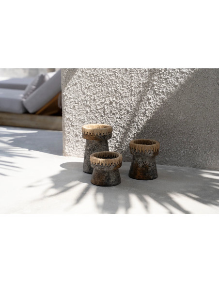 Bougeoir sur pied Rond Hauteur 20 cm en Terre cuite Gris antique Raphia Naturel The Pretty 