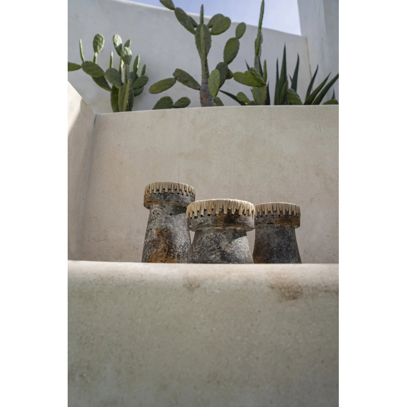 Bougeoir sur pied Rond Hauteur 20 cm en Terre cuite Gris antique Raphia Naturel The Pretty 