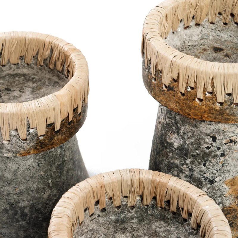 Bougeoir sur pied Rond Hauteur 20 cm en Terre cuite Gris antique Raphia Naturel The Pretty 