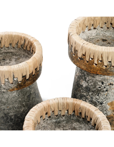 Bougeoir sur pied Rond Hauteur 20 cm en Terre cuite Gris antique Raphia Naturel The Pretty 