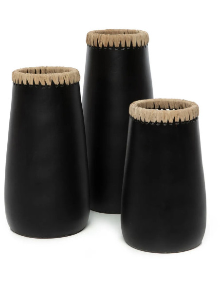 Vase Rond Hauteur 22 cm en Terre cuite Noir Raphia Naturel The Sneaky 