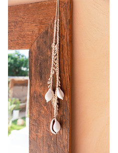 Décoration originale à suspendre Collier balinais en Coton Coquillage Blanc The Big White Cowrie 