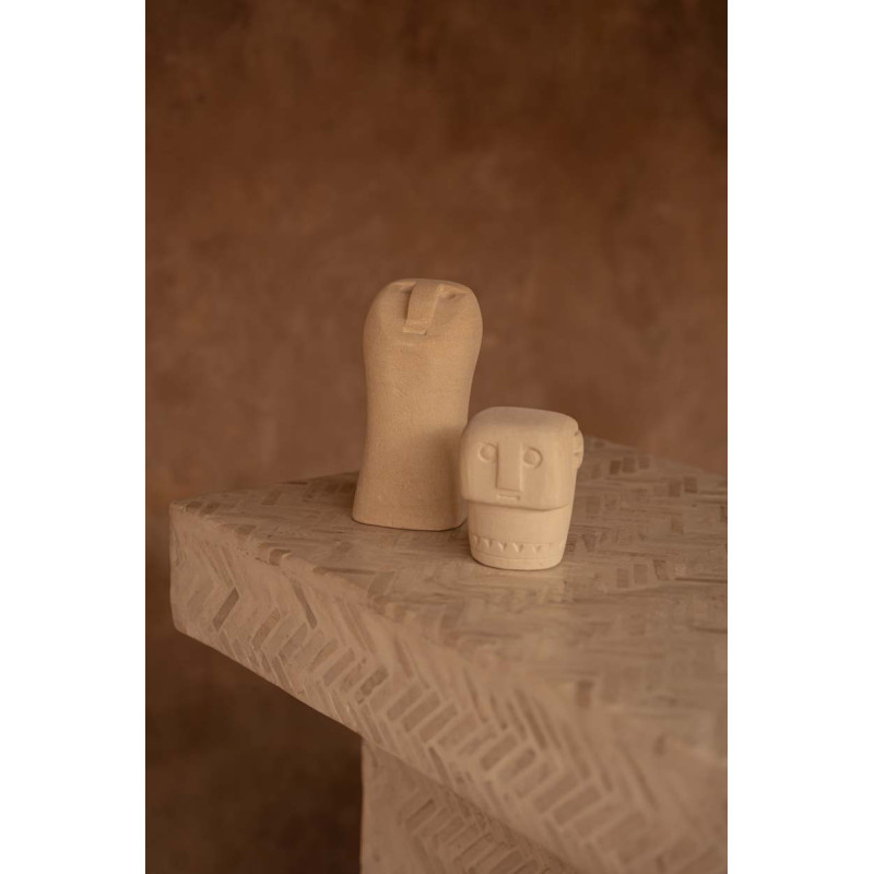 Statuette déco primitive wabi-sabi Hauteur 17 cm Grès Blanc sable The Sumba Stone 