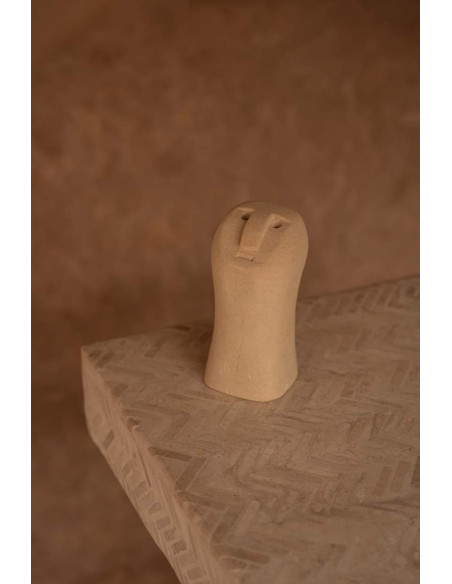 Statuette déco primitive wabi-sabi Hauteur 17 cm Grès Blanc sable The Sumba Stone 