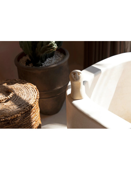 Statuette déco primitive wabi-sabi Hauteur 17 cm Grès Blanc sable The Sumba Stone 