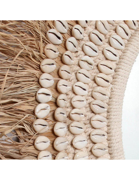 Miroir Mural Rond 75 cm en Raphia Naturel Coquillage Blanc The Raffia Cowri 