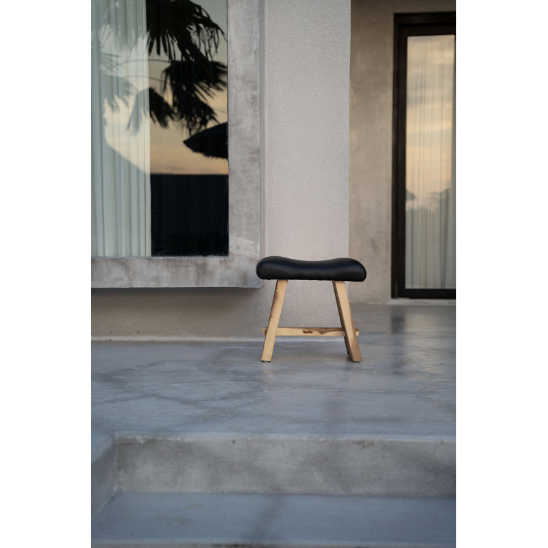 Tabouret moderne Rectangulaire en Bois de suar Naturel Cuir véritable Noir The Suar 