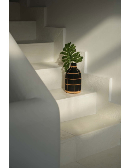 Vase Bouteille Hauteur 24 cm en Terre cuite Noir Raphia Naturel The Whoopy 