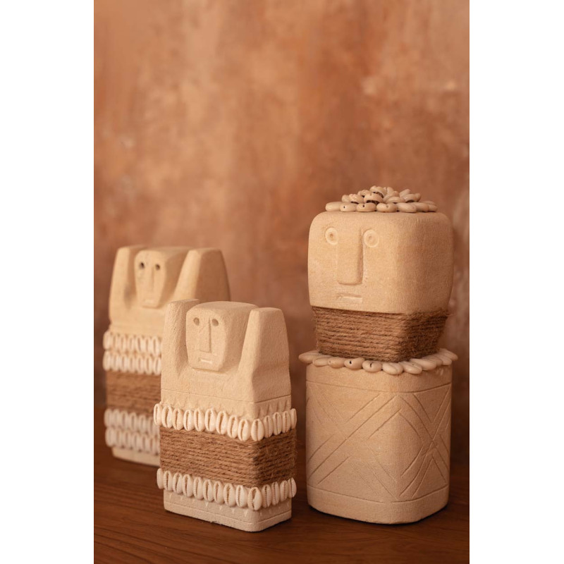 Statuette déco primitive wabi-sabi Hauteur 14 cm Grès Beige sable The Sumba Stone 