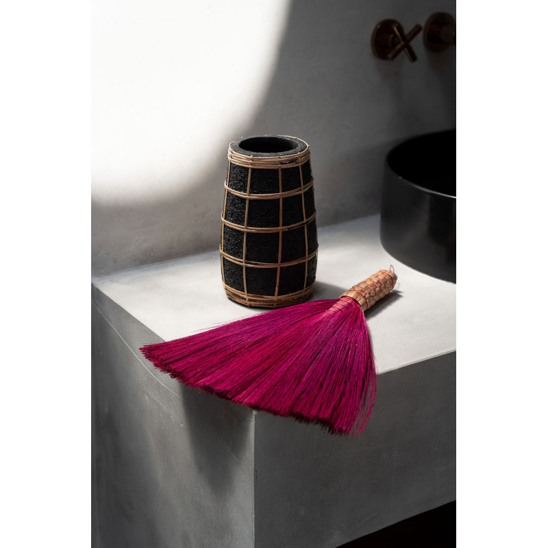 Vase Rond Hauteur 22 cm en Terre cuite Noir Raphia Naturel The Cutie 