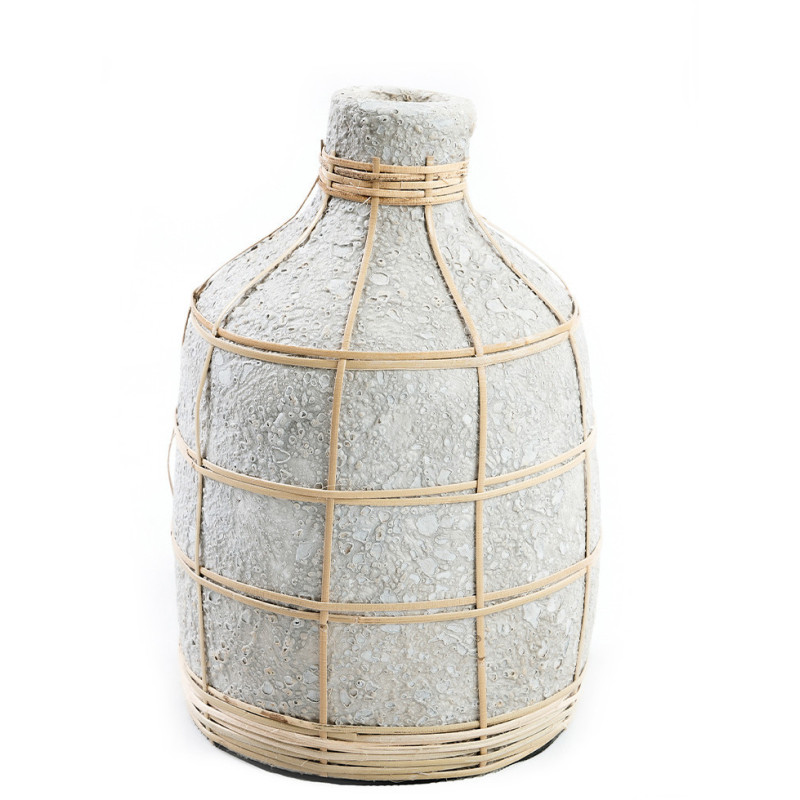 Vase Bouteille Hauteur 23 cm en Terre cuite Gris béton Raphia Naturel The Whoopy 