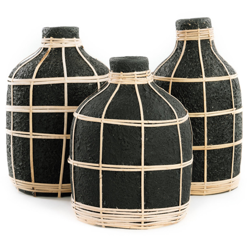 Vase Bouteille Hauteur 23 cm en Terre cuite Noir Raphia Naturel The Whoopy 