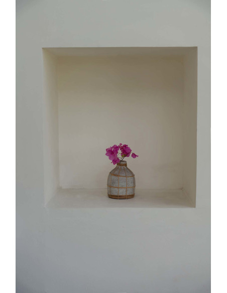 Vase Bouteille Hauteur 19 cm en Terre cuite Gris béton Raphia Naturel The Whoopy 