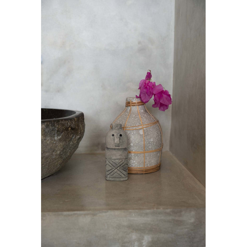 Vase Bouteille Hauteur 19 cm en Terre cuite Gris béton Raphia Naturel The Whoopy 
