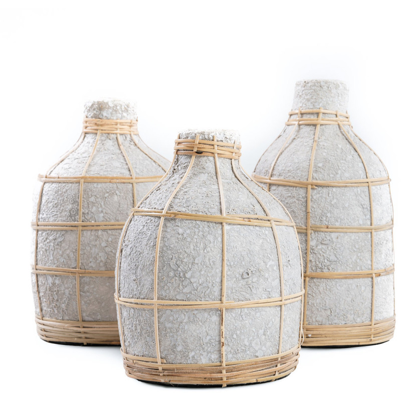 Vase Bouteille Hauteur 19 cm en Terre cuite Gris béton Raphia Naturel The Whoopy 