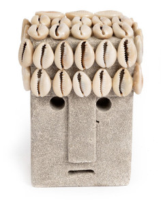 Statuette déco primitive wabi-sabi Hauteur 11 cm Grès Gris Coquillage Beige The Sumba Stone 