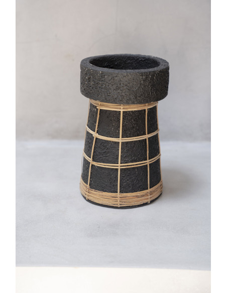 Bougeoir sur pied Rond Hauteur 20 cm en Terre cuite Noir Raphia Naturel The Serene 