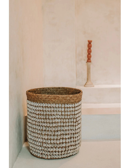 Panier de rangement bohème chic Rond 34 cm Fibre végétale Naturel Tressé Coquillage cauris The Pandan 