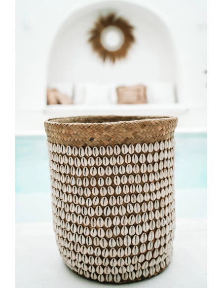 Panier de rangement bohème chic Rond 34 cm Fibre végétale Naturel Tressé Coquillage cauris The Pandan 