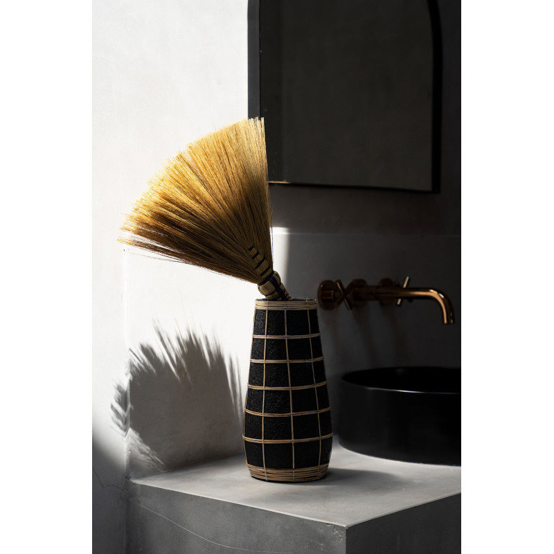 Vase Rond Hauteur 31 cm en Terre cuite Noir Raphia Naturel The Cutie 