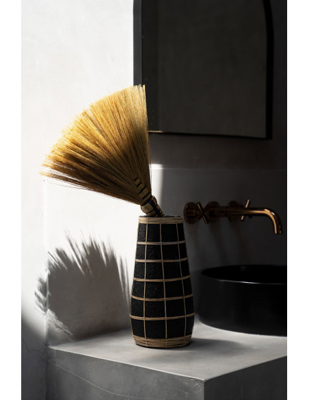 Vase Rond Hauteur 31 cm en Terre cuite Noir Raphia Naturel The Cutie 