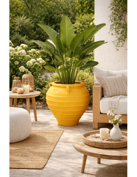 Grand cache-pot amphore Zurénia 56 x 56 x 60 cm résine de magnésium jaune