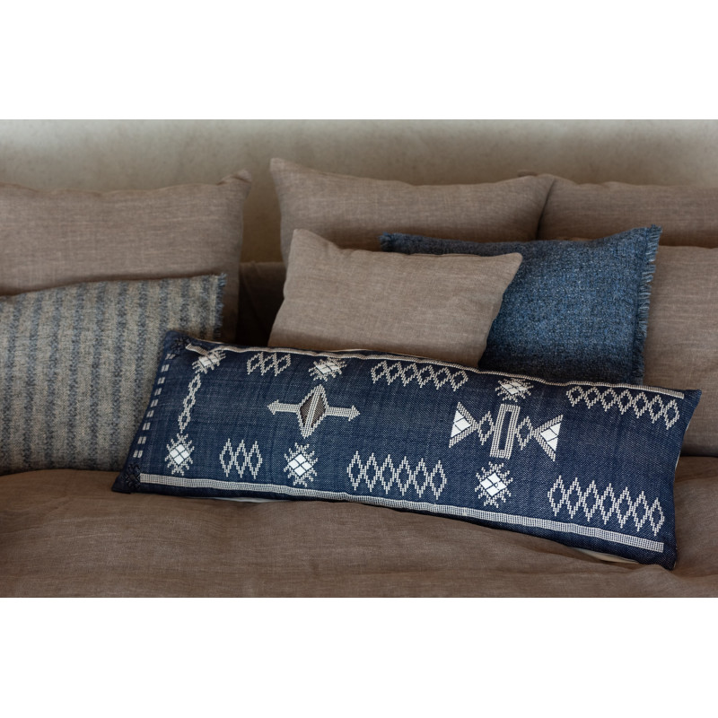 Coussin rectangulaire coton motifs ethniques bleu profond 100 x 35 cm Azmara 