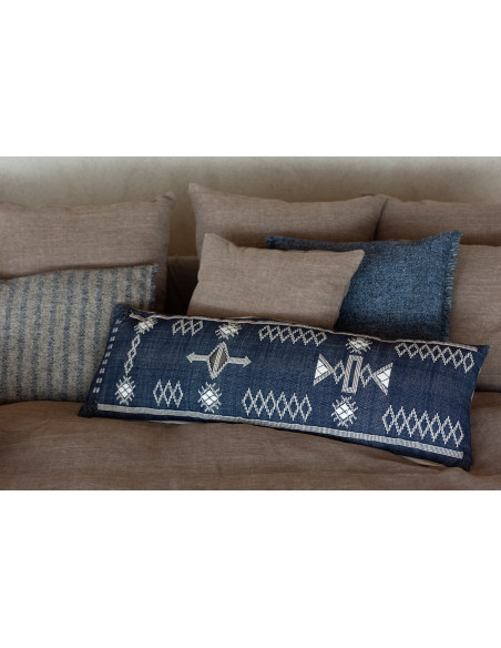 Coussin rectangulaire coton motifs ethniques bleu profond 100 x 35 cm Azmara 