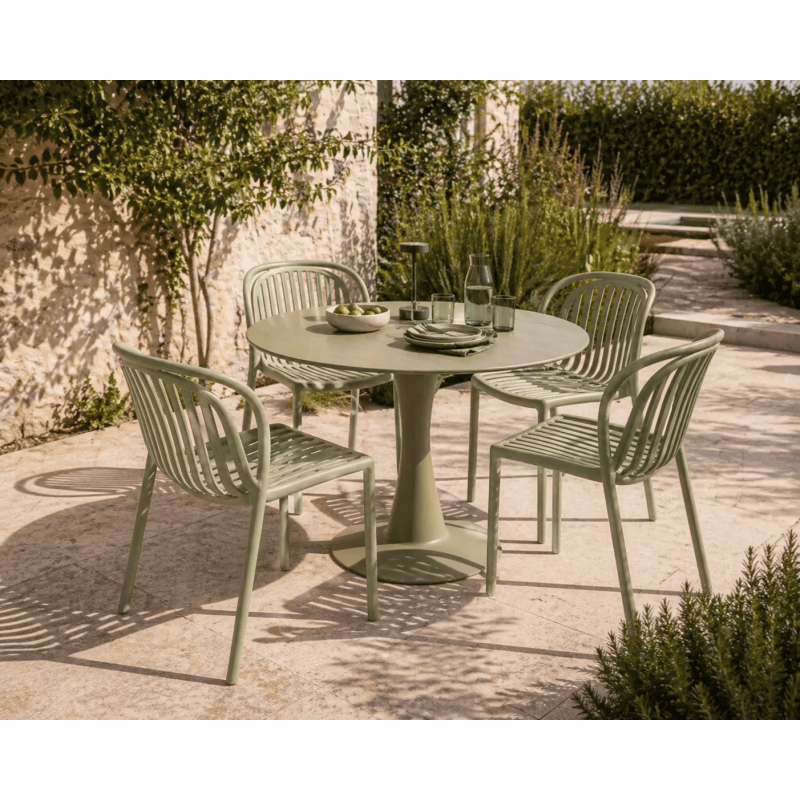 Chaise extérieure empilable...