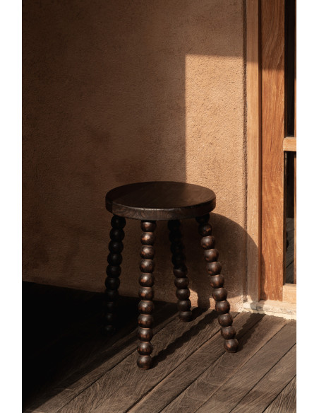 Tabouret bois noyer foncé sculpté 50 cm The Dango