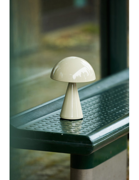 Lampe à poser LED rechargeable sable clair en fer et polycarbonate Ø 15 x H 20 cm Mush