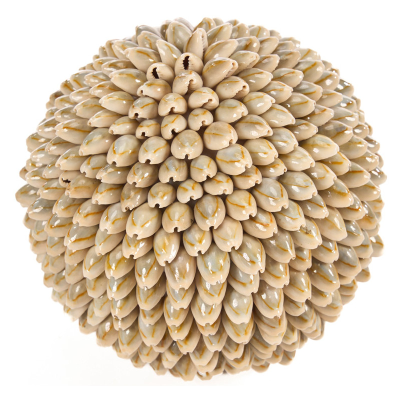 Boule décorative beige en coquillages...