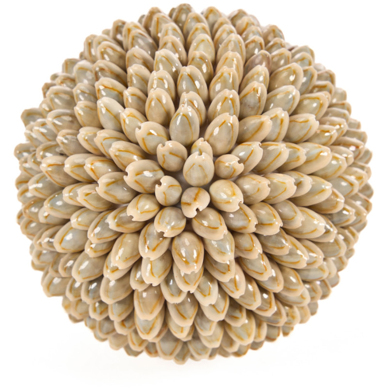 Boule décorative beige en coquillages...