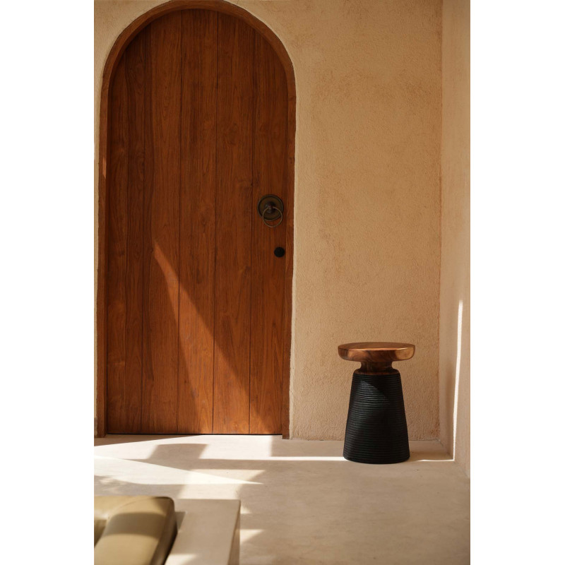 Table d’appoint en bois de suar noir...