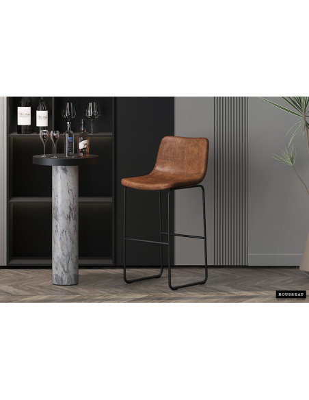 Tabouret de bar en revêtement PU cognac et métal noir 48 x 56 x 98 cm Mancia