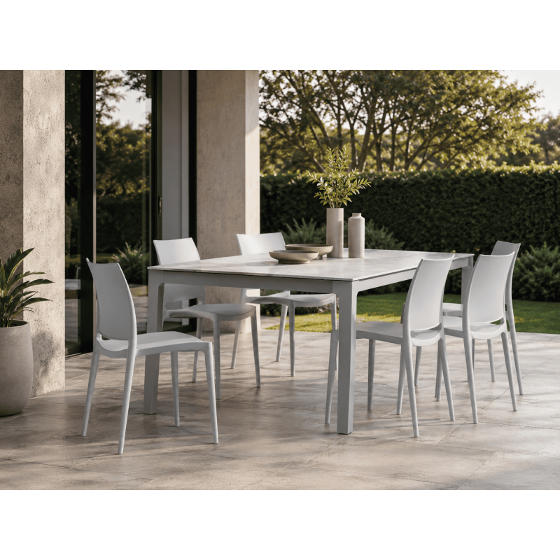 Chaise de jardin empilable gris clair...
