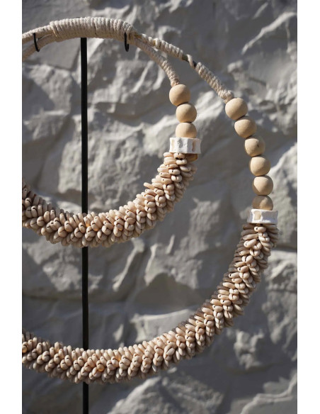 Décoration collier de coquillages sur pied naturel 55 cm The Double