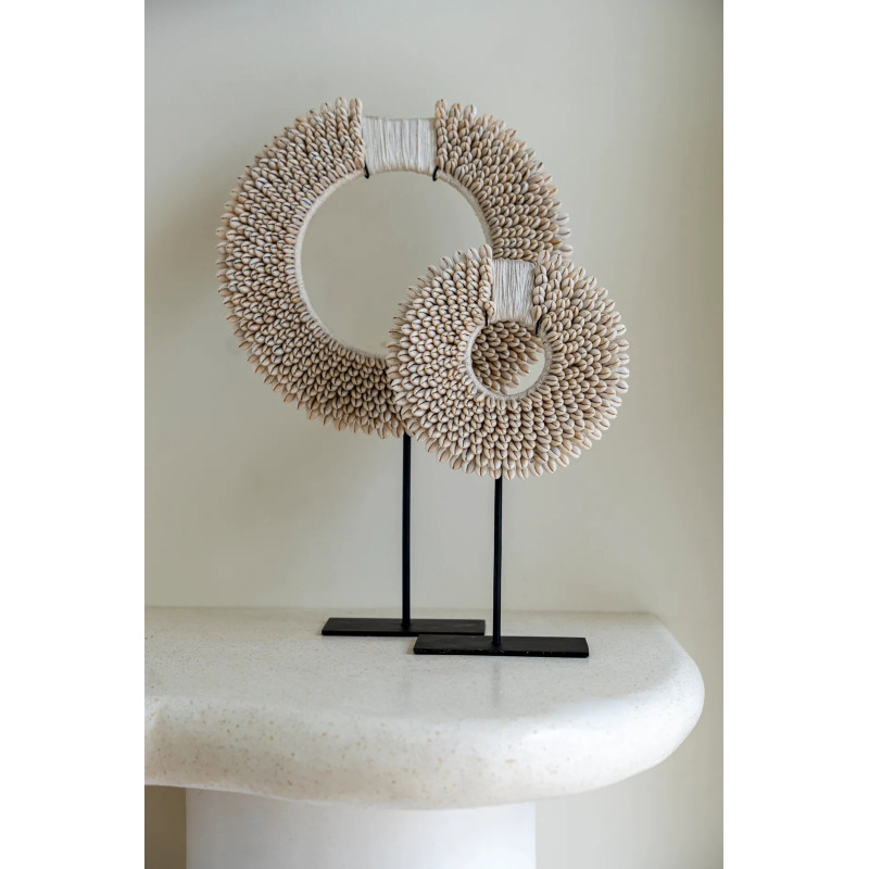 Décoration coquillages sur pied blanc...