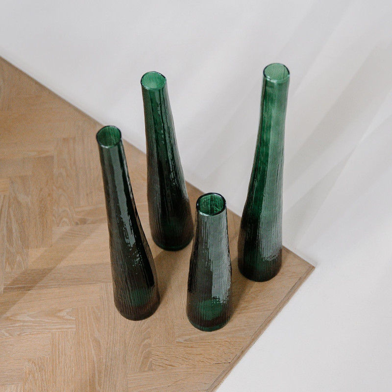 Vase soliflore en verre vert foncé...
