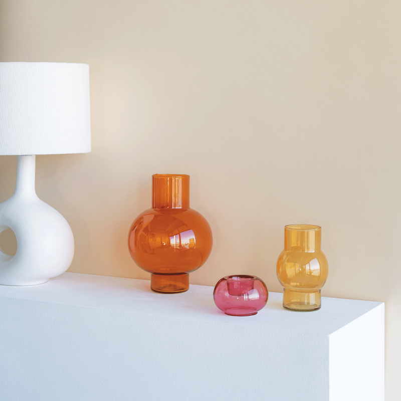 Vase boule orange en verre recyclé...