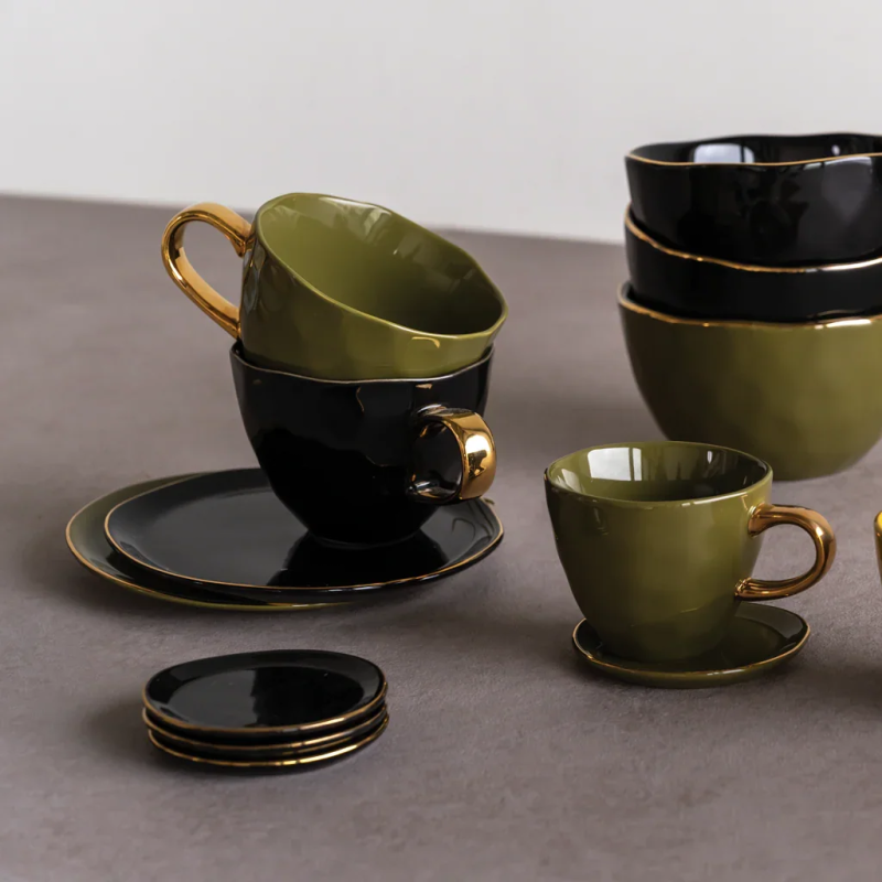 Petite assiette céramique noire et...
