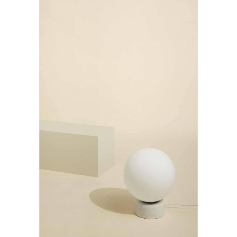 Lampe à poser boule verre dépoli...