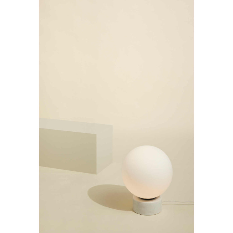 Lampe à poser boule verre dépoli...