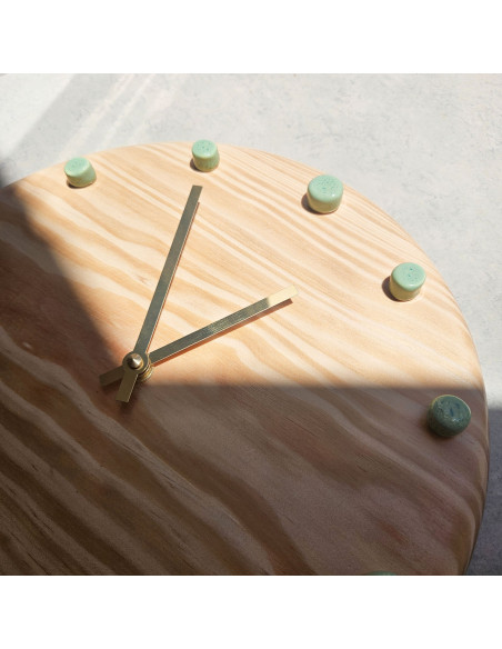 Horloge murale bois silencieuse aiguilles dorées repères menthe 29 cm Aalborg