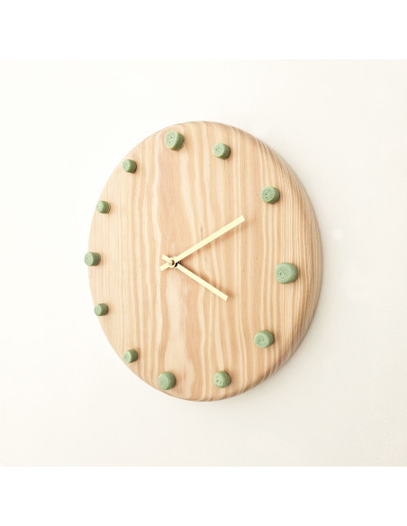 Horloge murale bois silencieuse aiguilles dorées repères menthe 29 cm Aalborg