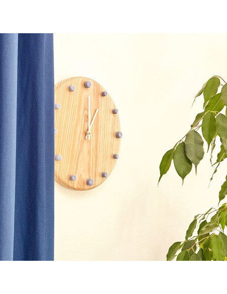 Horloge murale bois silencieuse aiguilles blanches repères bleu clair 29 cm Aalborg